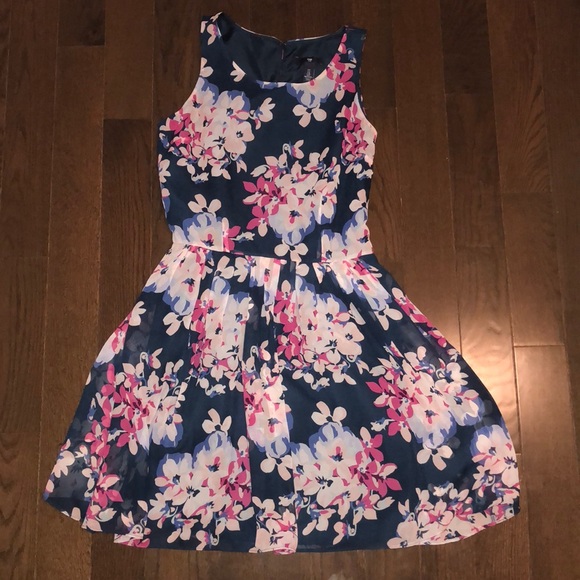 GAP Dresses & Skirts - Gap floral dress